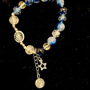 Blue and silver glass bead necklace #fairycore #cottagecore
18cm/7.08in